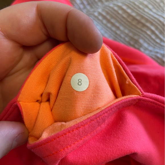 Lululemon WunderUnder sz 8 - Picture 4 of 4